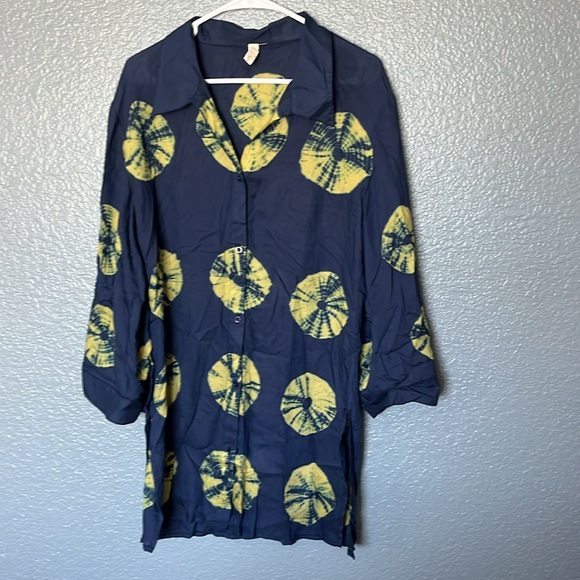 || Elan || Button Down•  Tunic Top • Bold Print • Navy and Gold Batik - Picture 10 of 10